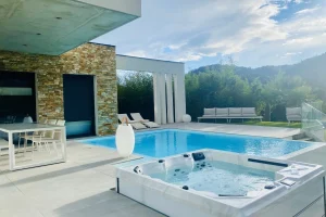 Jacuzzi et piscine